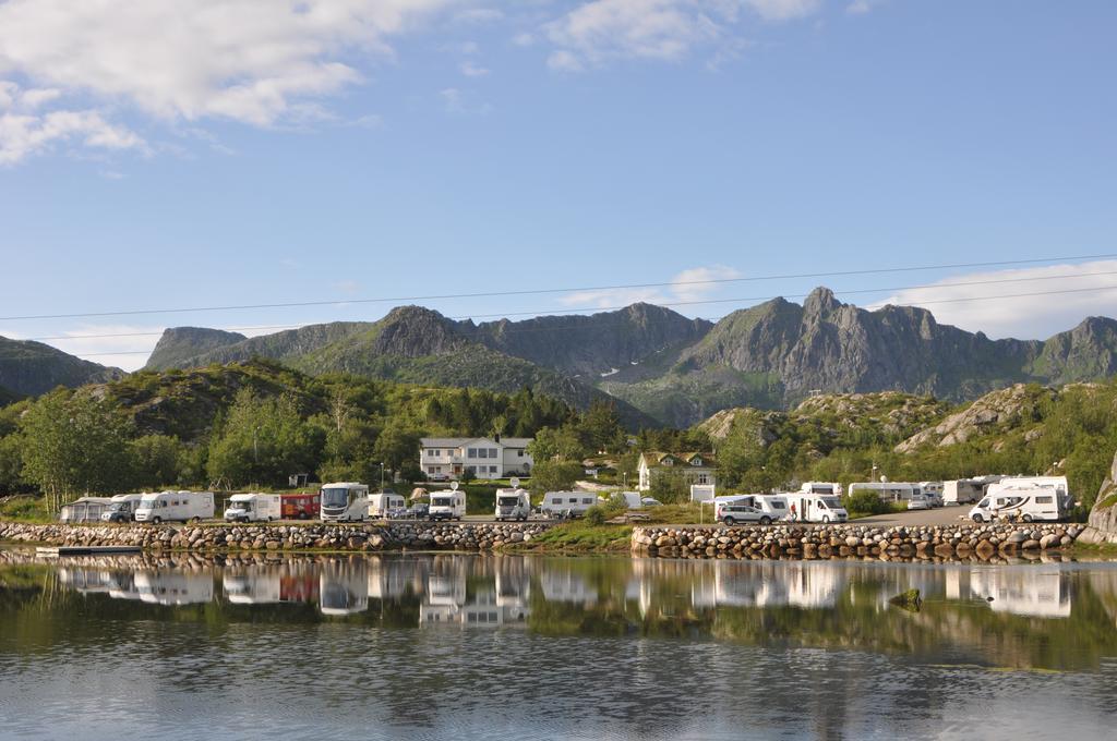 Kabelvag Feriehus & Camping Exterior photo