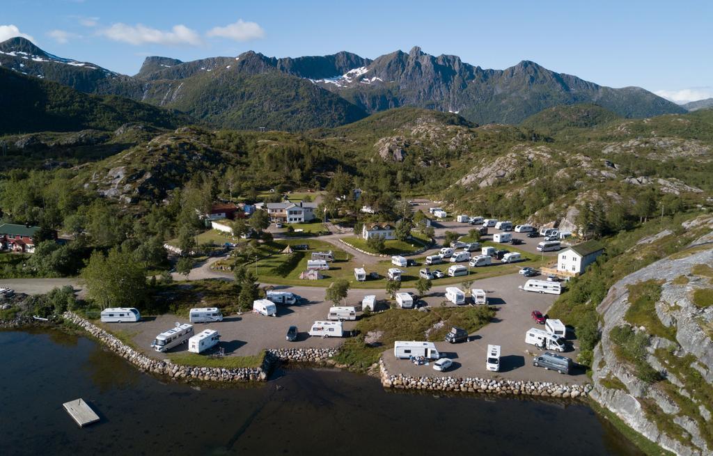Kabelvag Feriehus & Camping Exterior photo
